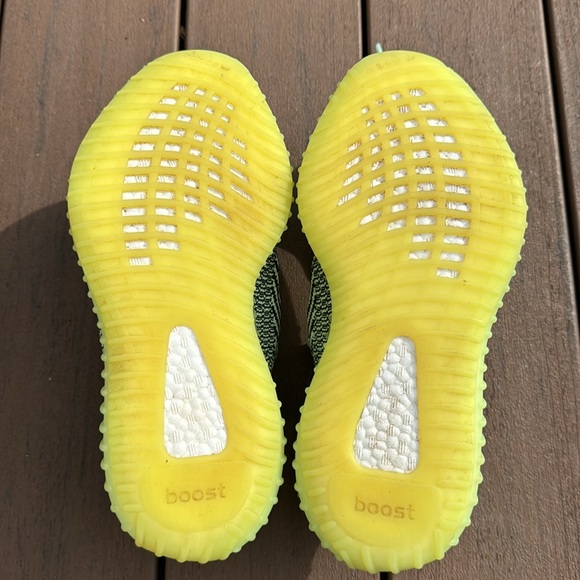Authentic Yeezy Boost 350 size: US 8 - Picture 6 of 8